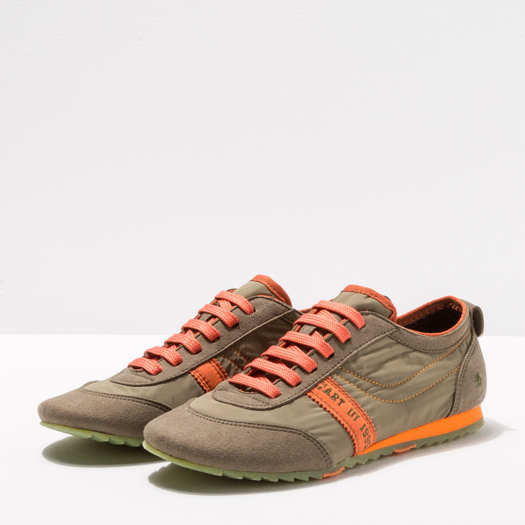 - Sneakers khaki og orange - ART - Como Shoes