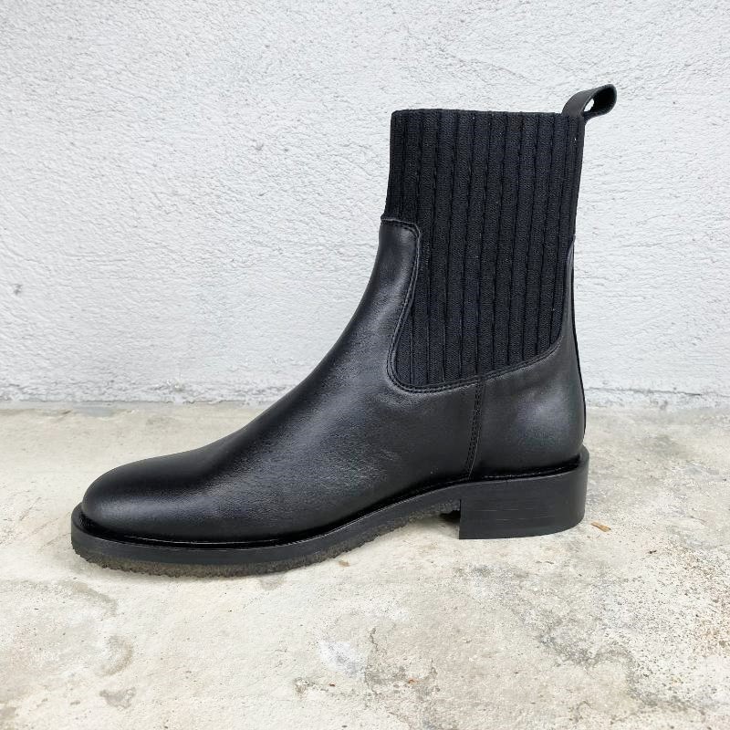 tæmme Åre personale Angulus - Støvlette i sort med elastik og rågummisål - 7756 - ANGULUS -  Como Shoes