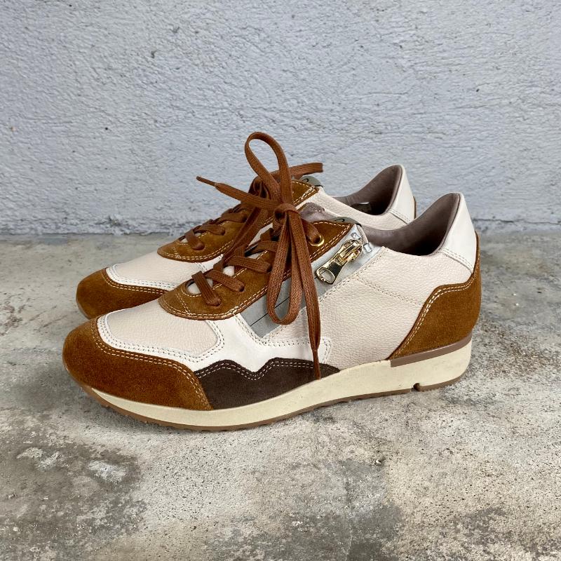 Sport - Sneakers i cognac varm beige med snøre og lynlås - 5422 - DL SPORT - Shoes