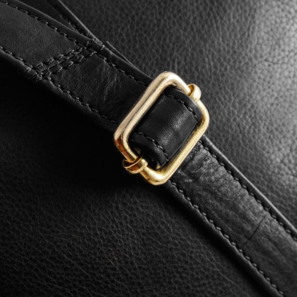 Depeche - Enkel crossover taske i sort med lynls - 13606