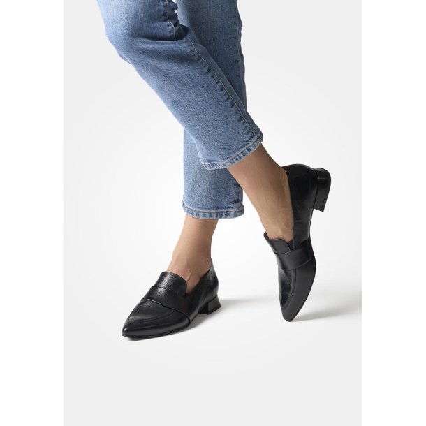 Paul Green - Loafer i sort med spids snude og lille hl - 1091