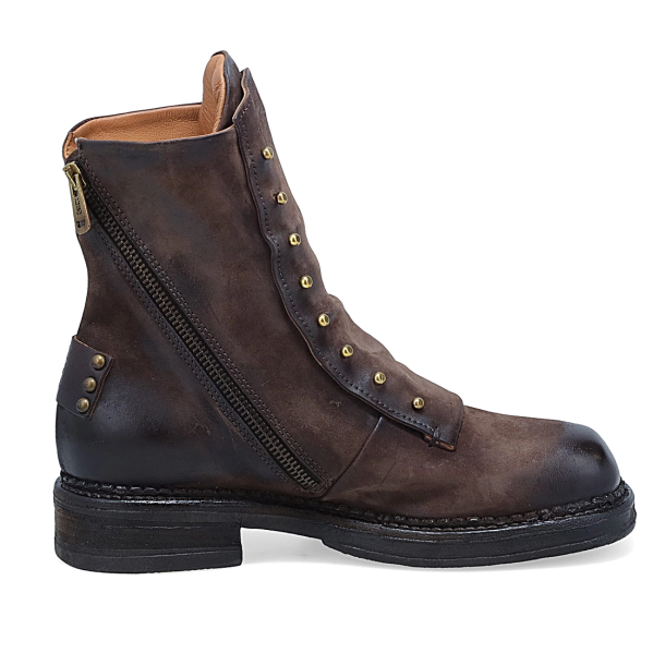 Airstep - Stvlette i brun ruskind med sm nitter 