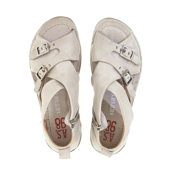 Airstep - Flad sandal i r�hvid med remme og sp�nder