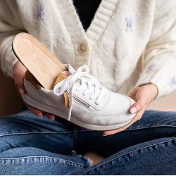 Paul Green - Sneakers i hvid med snre og lynls - 4085