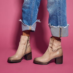 Airstep - Stvlette i sand med hl og plateau