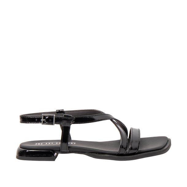Art - Flad sandal i sort lak med krydsremme - 2001
