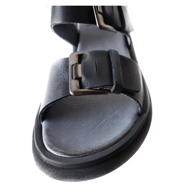 Lofina - Sandal i sort med sp�nder
