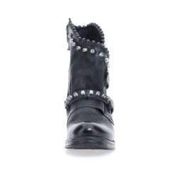 Airstep - Stvlette i sort med nitter