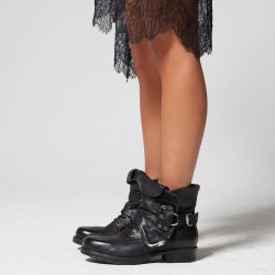 Airstep - Stvlette i sort med slag, snre og lynls 