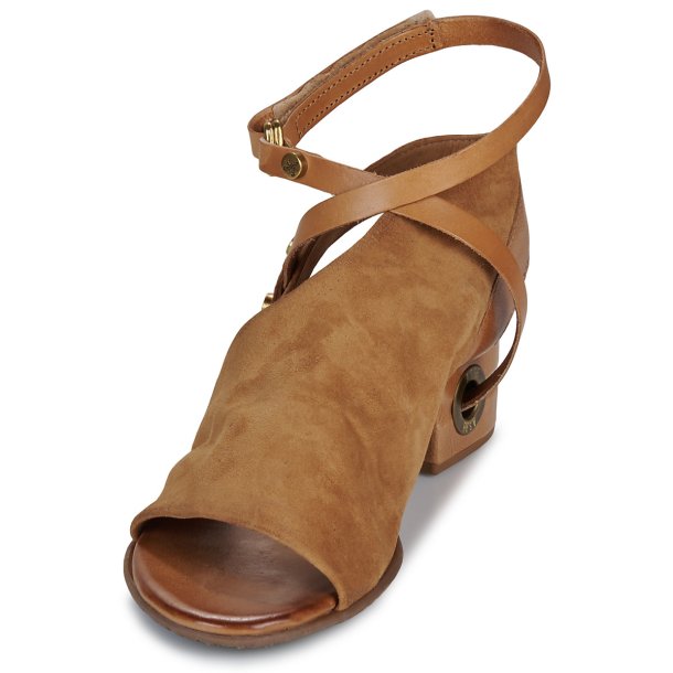 Airstep - Sandal i camel med ankelrem og moderat h�l 