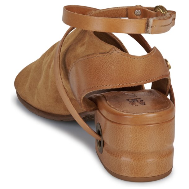 Airstep - Sandal i camel med ankelrem og moderat h�l 