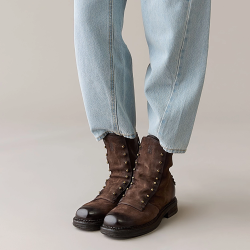 Airstep - Stvlette i brun ruskind med sm nitter 