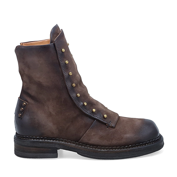 Airstep - Stvlette i brun ruskind med sm nitter 