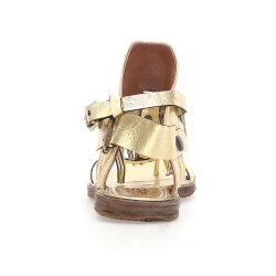 Airstep - Flad sandal i guld med tsplit og frynser