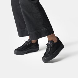 Paul Green - Sneakers i shiny sort med plateau og elastiksnre - 5417