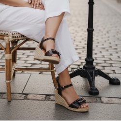 Billi Bi - Espadrillos med kileh�l i brun lak med sl�jfer - A9733