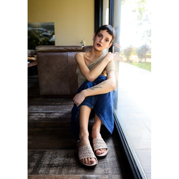 Airstep - Slippers i platin flet med flad sl