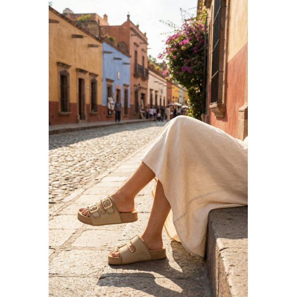 Paul Green - Slippers i sand med sp�nder og plateaus�l - 6221