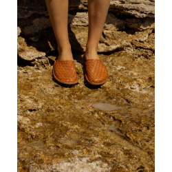 VIBAe - Slippers i flettet cognac skind - Roma Woven