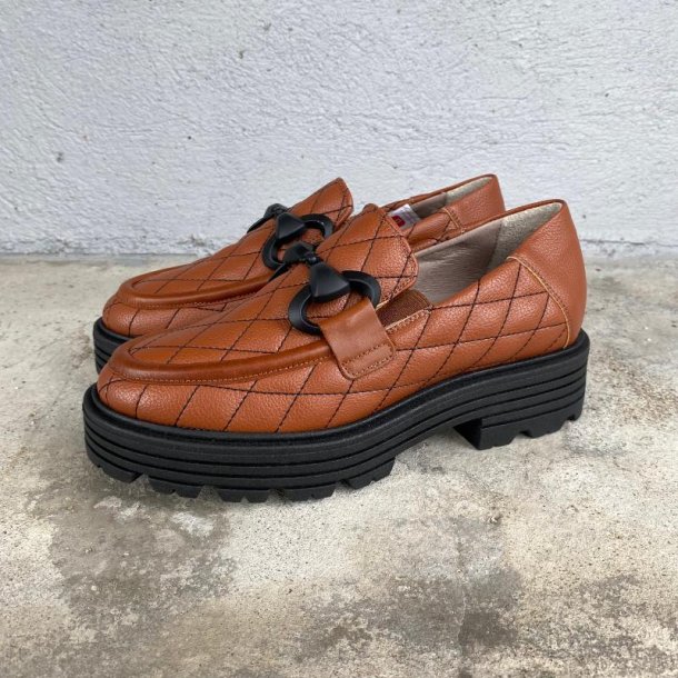 DL Sport - Loafer i quiltet cognac med bidsel og sorte sler - 5494