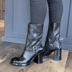 Airstep - Trekvartlang stvlette i sort med hj blokhl og plateau - Lussy