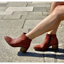 Moma - St�vlette i cognac flet med h�l