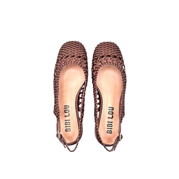 Bibi Lou - Flad sandal i brun flet med slingback 