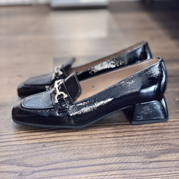 Wonders - Loafer i sort lak med bidsel og lille hl - 1903