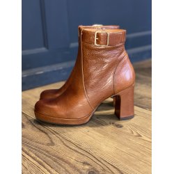 Chie Mihara - Stvlette i cognac med hl og plateau - Daberta