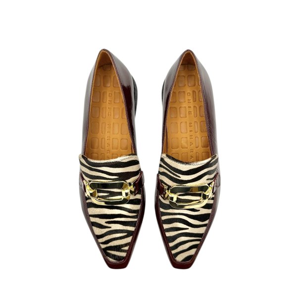 Chie Mihara - Flad loafer i bordeaux med zebra - Gildo