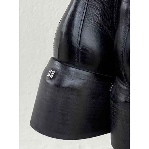 Moma - Stvlette i sort med elastik og moderat hl 