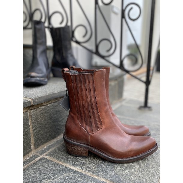 Moma - Cowboystvle i kastanie med elastik