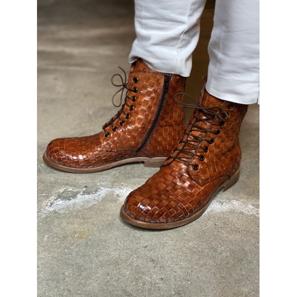 Moma - Stvlette i cognac flet med snre og lynls 