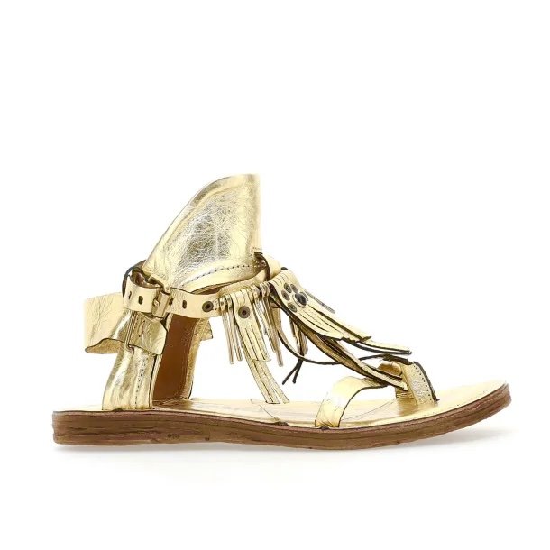 Airstep - Flad sandal i guld med tsplit og frynser