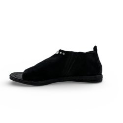 Airstep - Flad sandal i sort med s�lvnitter 