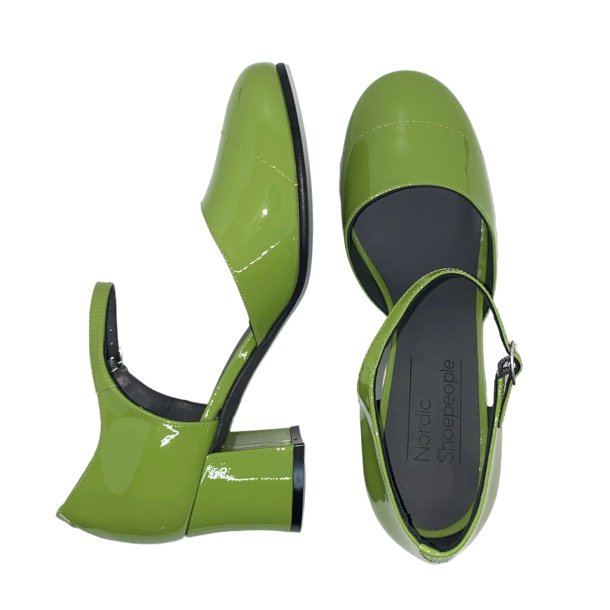 Nordic Shoepeople - Enkel sko i blegrn lak med rem - Frida 35 