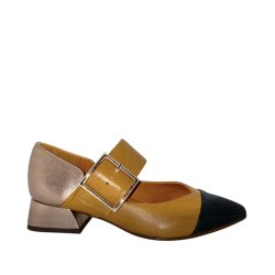 Chie Mihara - Sko i camel, sort og metal med lille hl - Hebas