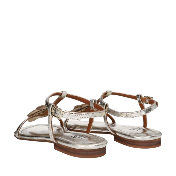 Billi Bi - Flad sandal i guld med blomst - A8704