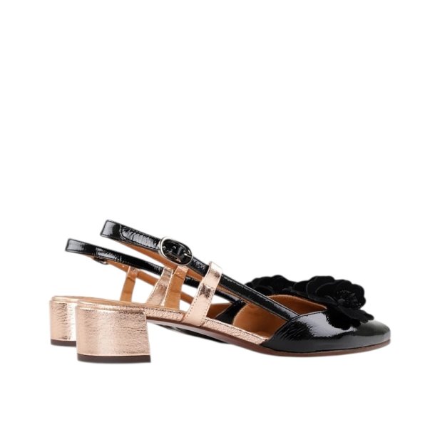 Chie Mihara - Pumps i sort og rosa guld med blomst og lille h�l - Hezel 