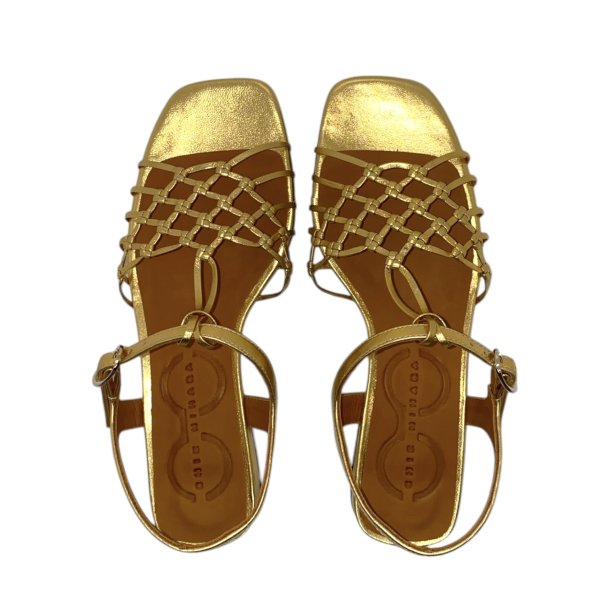 Chie Mihara - Flad guldsandal i hndflettet skind - Tante