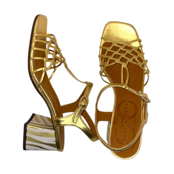 Cie Mihara - Sandal i flettet guld med blokhl i strib - Lantes 