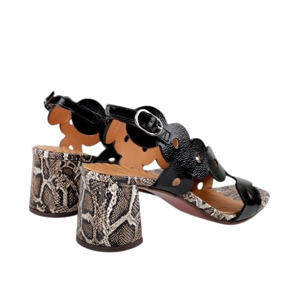 Chie Mihara - Sandal i sort lak og print p� h�l - Ryed