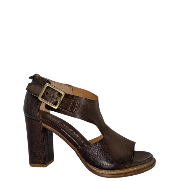 Airstep - Sandal i brun med spnde og hj hl