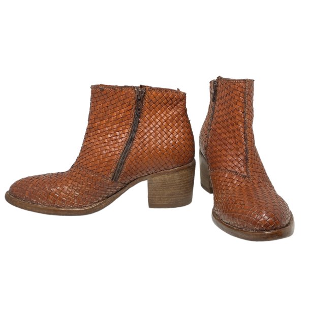 Moma - St�vlette i cognac flet med h�l