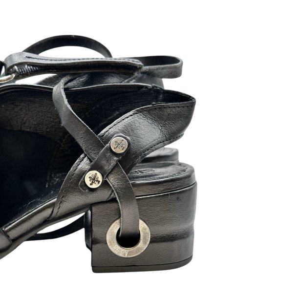 Airstep - Sandal i sort med ankelrem og moderat h�l 