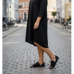 Airstep - Flad sandal i sort med s�lvnitter 