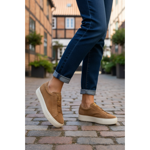 Paul Green - Sneakers i varm brun med elastiksn�re - 5529