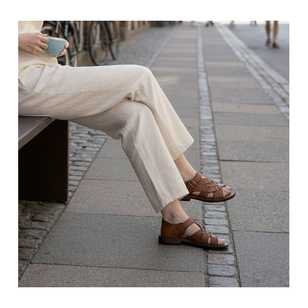 Bubetti - Sandal i cognac med bred flet og sp�nde - 3583