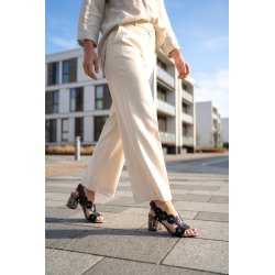 Chie Mihara - Sandal i sort lak og snake print p� h�l - Ryed