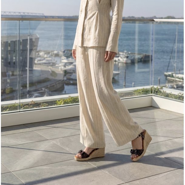 Billi Bi - Espadrillos med kileh�l i brun lak med sl�jfer - A9733